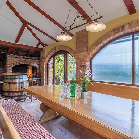 Casa de Férias Forge Of Happiness With Pool - Happy Gradac