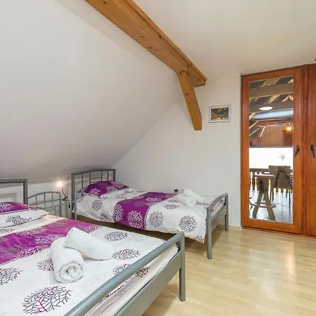 Forge Of Happiness With Pool - Happy * Gradac