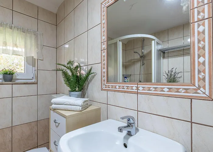 בית נופש Forge Of Happiness With Pool - Happy