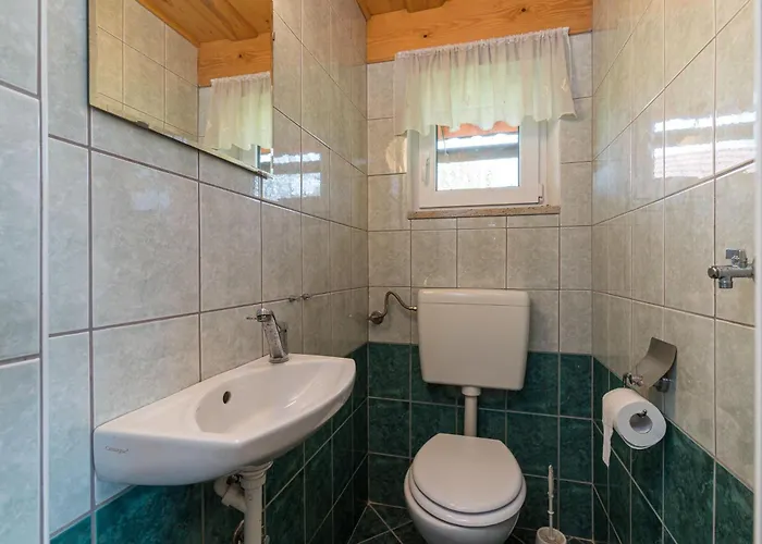 בית נופש Forge Of Happiness With Pool - Happy Gradac