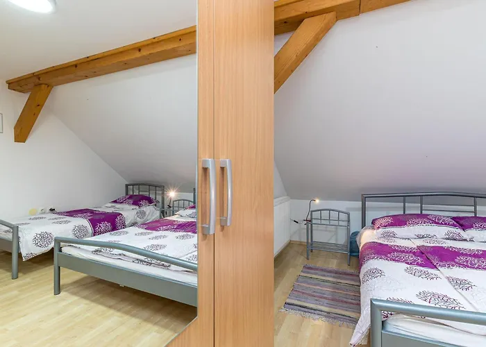 בית נופש Forge Of Happiness With Pool - Happy *